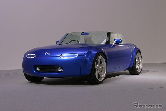 【東京ショー2003出品車】新世代ロードスターの呼吸を感じろ…マツダ『息吹』