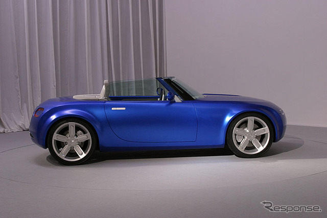 【東京ショー2003出品車】新世代ロードスターの呼吸を感じろ…マツダ『息吹』