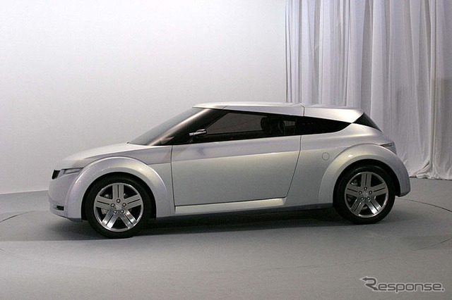 【東京ショー2003出品車】スポーツの流れに打ち込む…マツダ『クサビ』