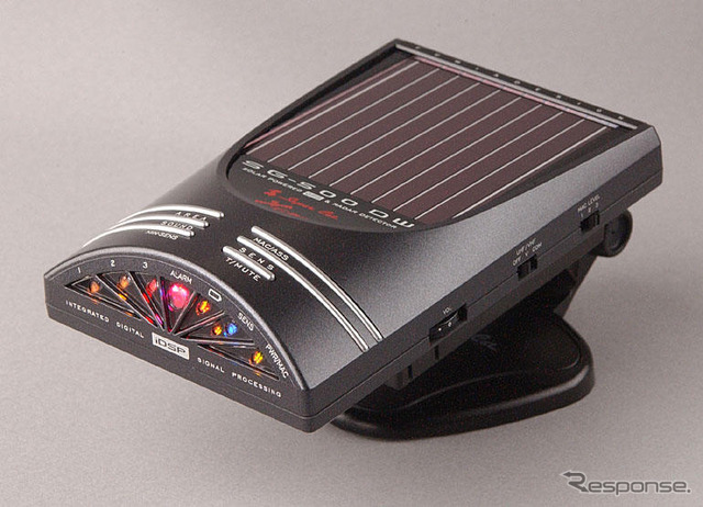 ユピテルの新型レーダー探知機、エンリコ・フミアがデザイン開発