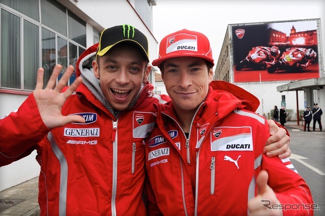 ロッシ(向かって左)とヘイデン(3月4日、ポローニャ、ドゥカティMotoGPナイト)