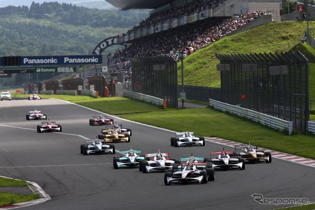 箱根・御殿場観光とモータースポーツ観戦をセットにしたモニターツアーの参加者を募集