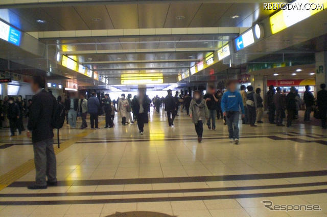 立川駅（14日）