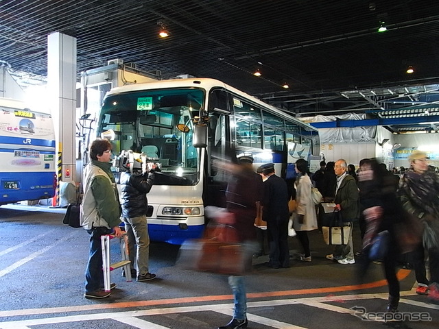 遅延2時間前後　キャンセル席あり