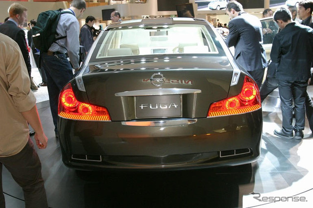 【東京ショー2003速報】「和」のイメージ盛り込んだFRセダン…日産『FUGA』