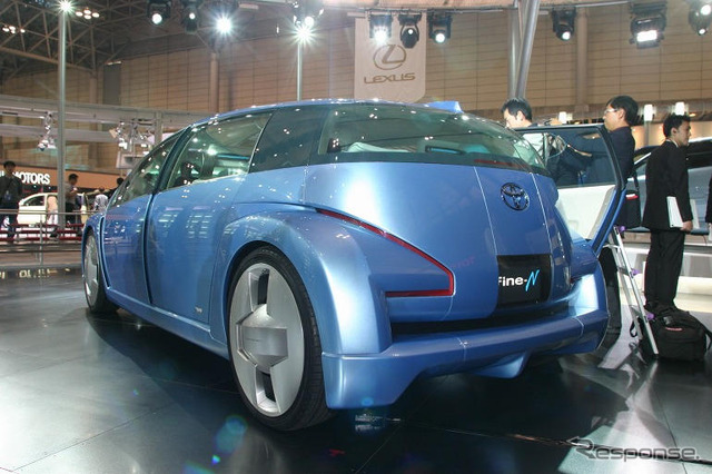 【東京ショー2003速報】空気を感じる「エアリーキャビン」---トヨタ『ファインN』