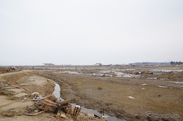 東日本大震災 津波は高台まで押し寄せ、室内には大きな魚が