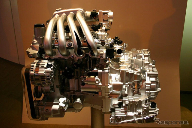 【東京ショー2003速報】日産が新開発直4エンジンで見せた哲学