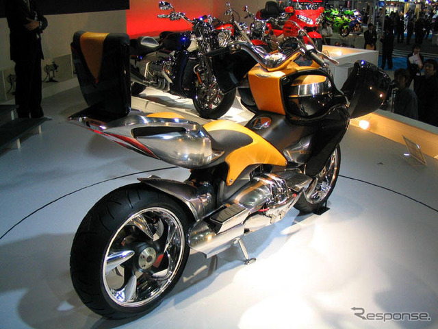 【東京ショー2003速報】夢の翼……ホンダ『グリフォン』コンセプト