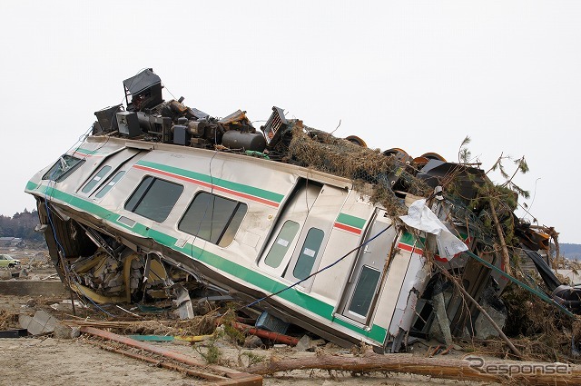 津波に流された電車（撮影＝石田真一）