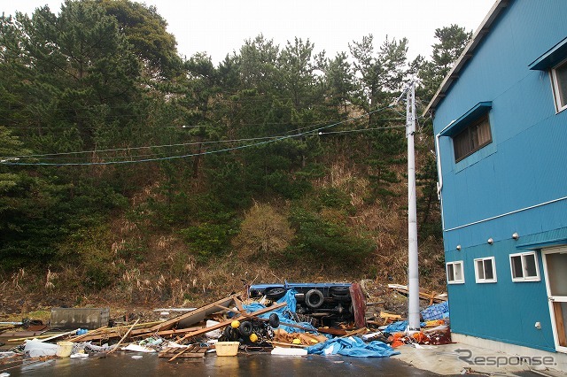 東日本大震災 田代島 電柱の一番上で津波に耐えた