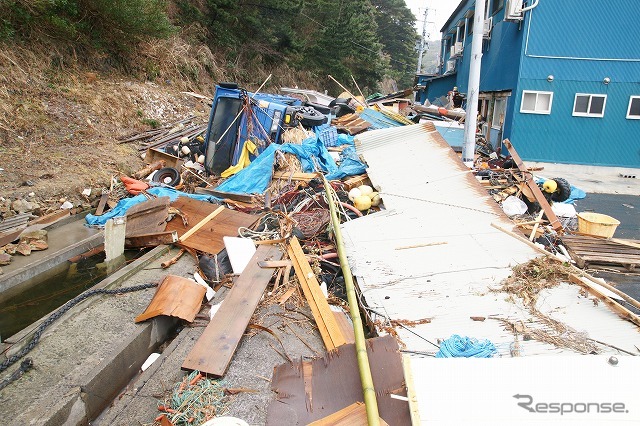 東日本大震災 田代島 電柱の一番上で津波に耐えた