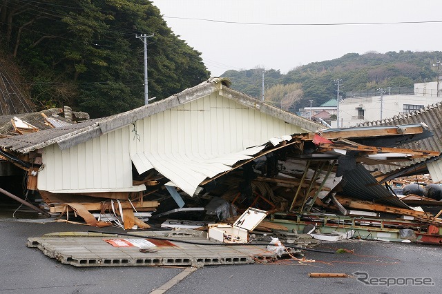 東日本大震災 田代島 電柱の一番上で津波に耐えた