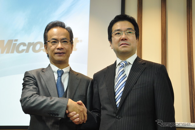 日本マイクロソフト 樋口泰行社長（右）、トヨタ自動車 友山茂樹常務役員