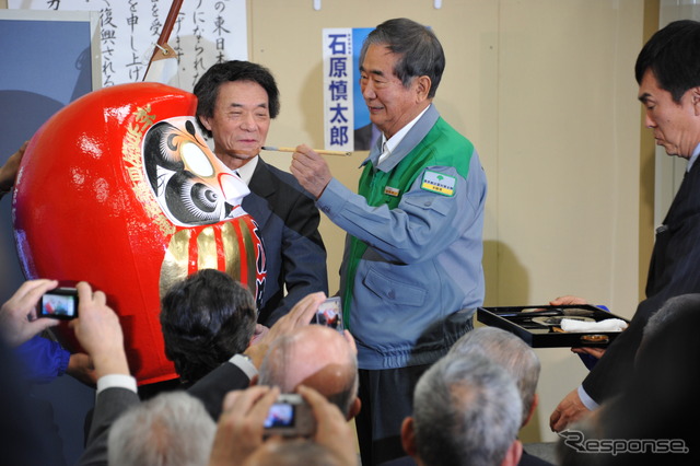 （10日20時・南青山）　撮影＝中島みなみ