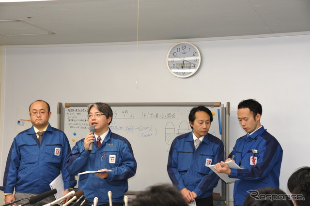 (11日18時・東電本店) 撮影=石田信一郎