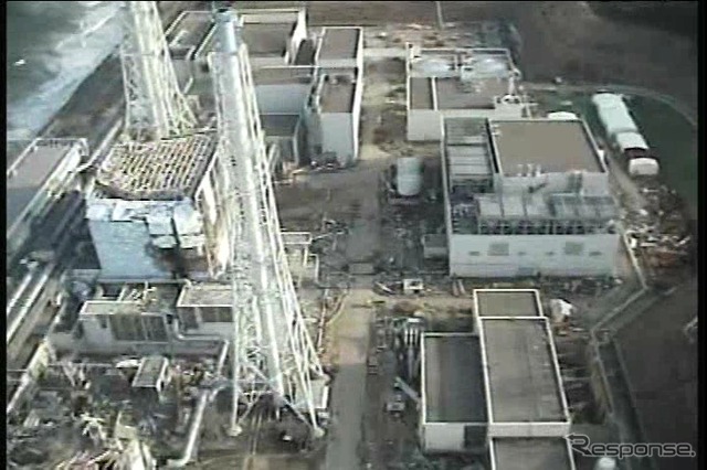 4号原子炉建屋山側(動画キャプチャ。10日、撮影・提供=東京電力)