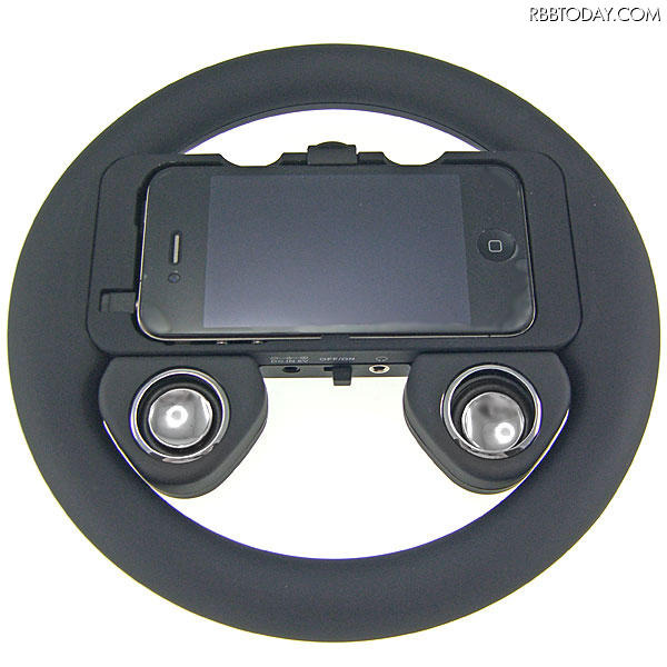 iPhone 4装着(iPhone 4は別売) iPhone 4装着(iPhone 4は別売)