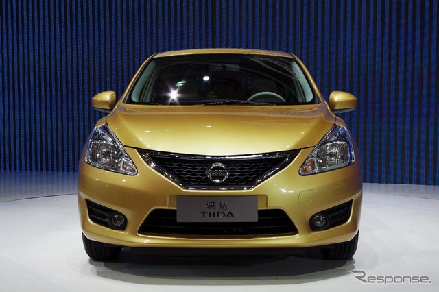 日産ティーダ新型中国仕様(上海モーターショー11)