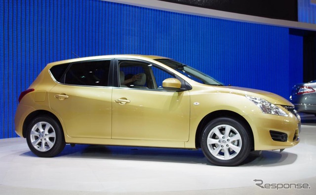 日産ティーダ新型中国仕様(上海モーターショー11)