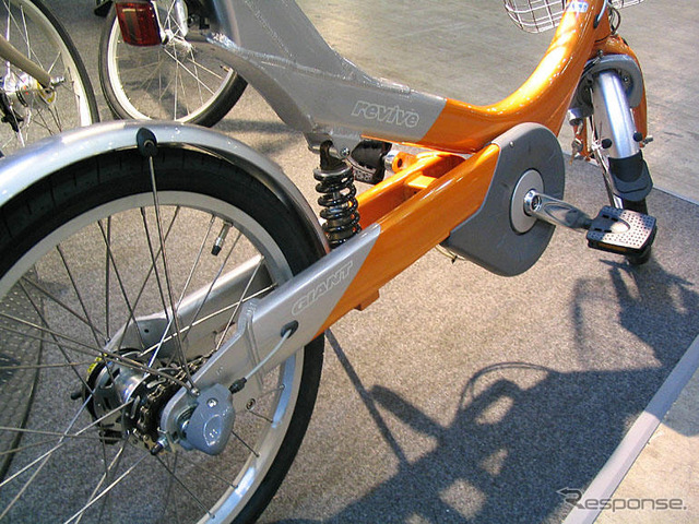 【東京自転車展】「巨人」の提案……歩くように乗る