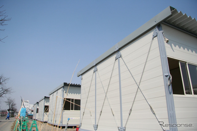 宮城県岩沼市では仮説住宅の建設が急ピッチではじまっていた