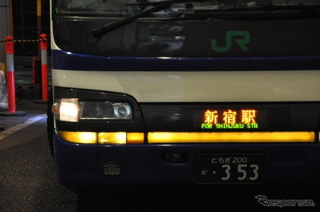 落ち着きを取り戻しつつある新宿ターミナル(2011年4月19日)