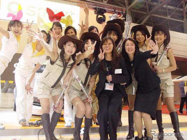 【東京ショー2003速報】スマート&ジープは仲間同士、笑顔も満点
