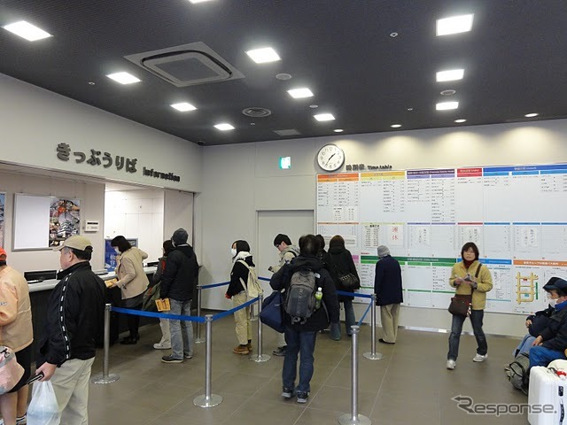 仙台市内のバスターミナル(2011年3月31日)
