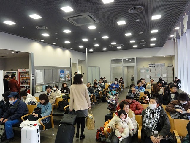 仙台市内のバスターミナル（2011年3月31日）