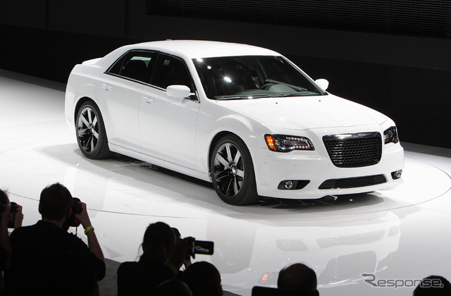 クライスラー 300C SRT8(ニューヨークモーターショー11)