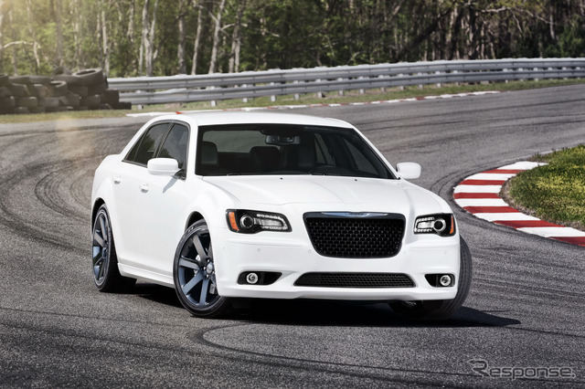 クライスラー 300C SRT8(ニューヨークモーターショー11)