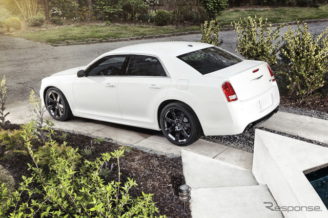 クライスラー 300C SRT8(ニューヨークモーターショー11)