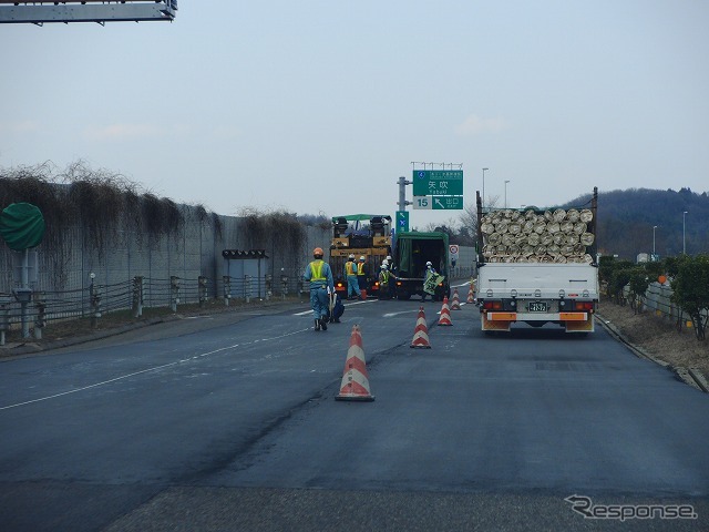 一般車両の通行止めが解除された直後の東北自動車道（3月29日）