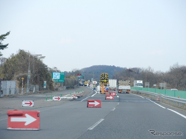 一般車両の通行止めが解除された直後の東北自動車道（3月29日）