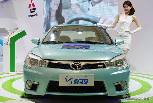 懐かしのランサーがベースとなっている電気自動車「V3EV」(上海モーターショー11)