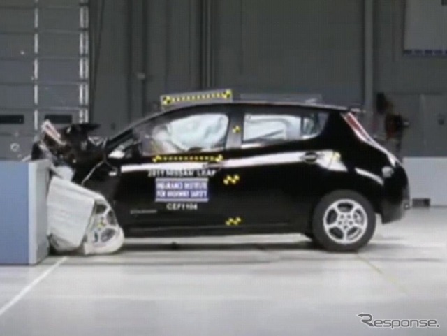 日産リーフ、米国での衝突安全テスト