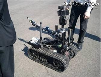 QinetiQ社の作業ロボット「Talon」(4月22日撮影)