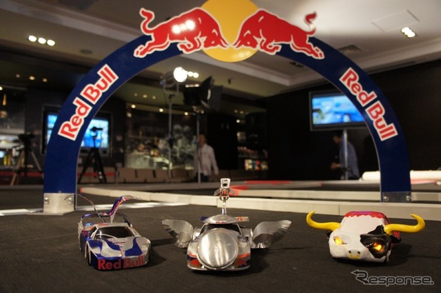 空き缶で作ったマシンが走る…Red Bull Racing Can