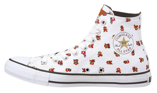 ドットマリオをあしらったクールな靴「CONVERSE × SUPER MARIO BROS.」2011年夏発売 ドットマリオをあしらったクールな靴「CONVERSE × SUPER MARIO BROS.」2011年夏発売