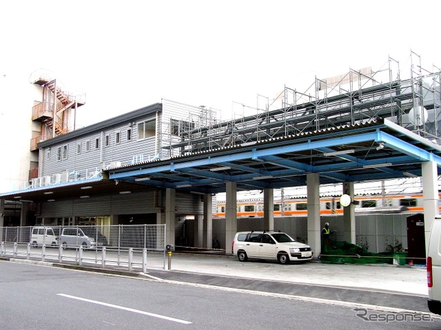 代々木駅東口付近にオープンした新たな新宿駅JR高速バスターミナル（写真は工事中時期のもの）