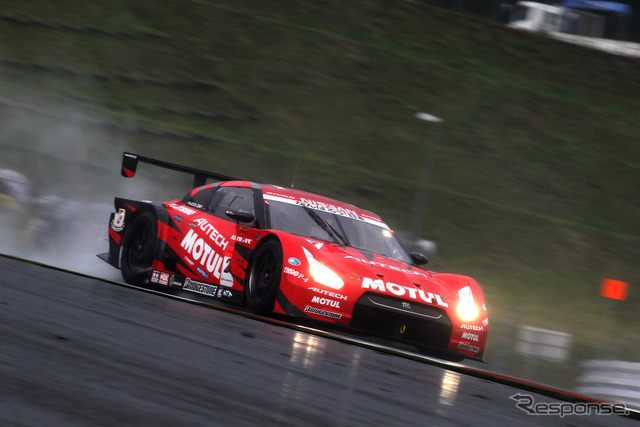 GT500クラスで優勝したMOTUL AUTECH GT-R（＃23）