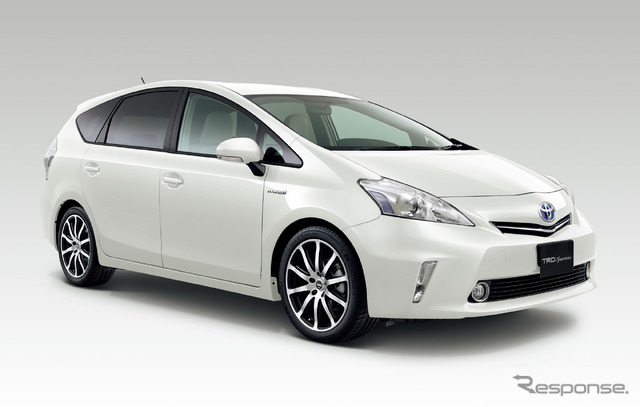 プリウスα、TRD用品装着例