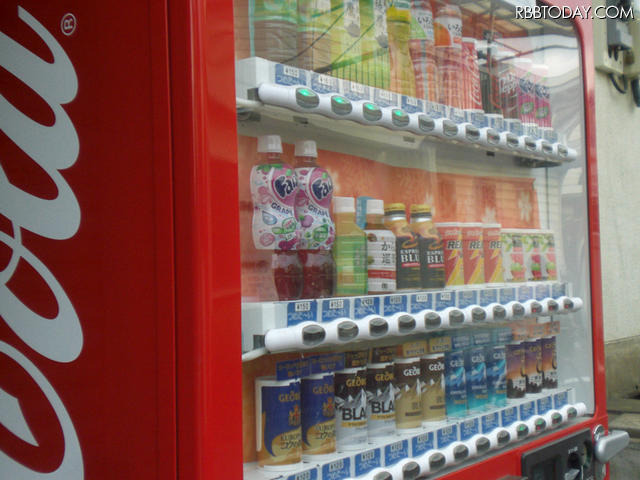 すでに節電をはじめる自販機も すでに節電をはじめる自販機も