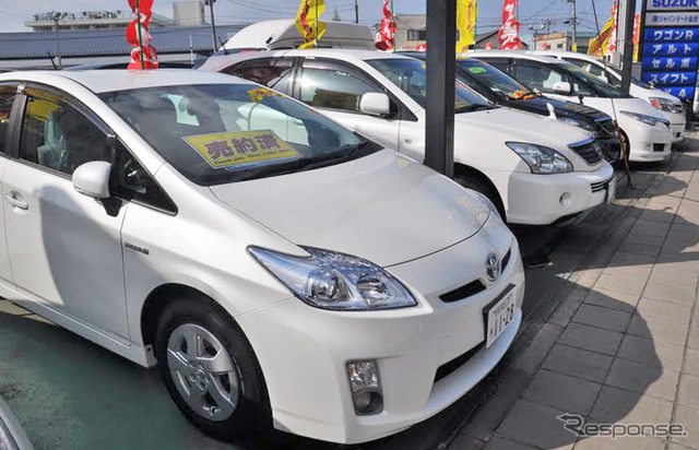 震災後、被災地周辺では低価格の中古車ニーズが急増している(写真はジャパンオート仙台)