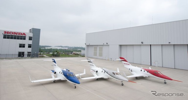 ホンダジェット（向かって左からコンセプト実証機、量産型初号機、量産型3号機）