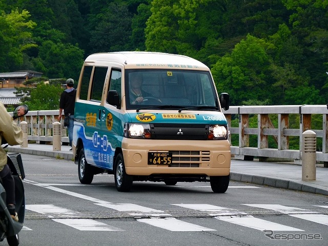 京都嵐山付近を走る三菱ミニキャブMiEV