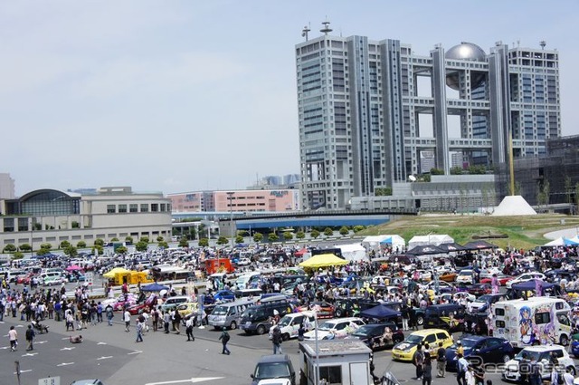 東京お台場に、約1000台の痛車が集結した