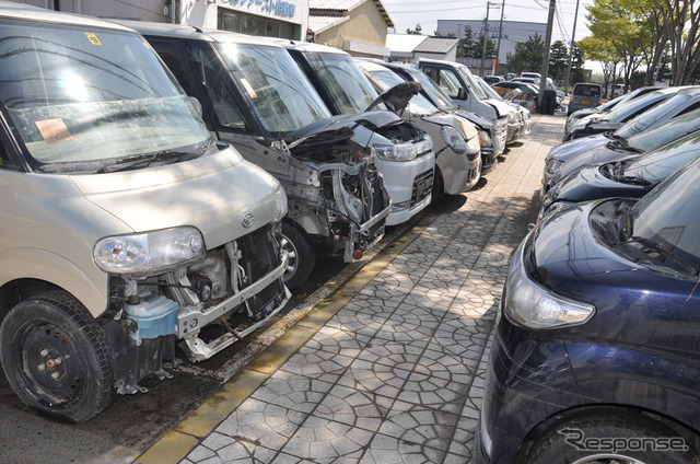 津波が直撃した多賀城市の工業地区に店舗を構えるファースト自動車。整備のため預かっていたクルマや納車を待つ新車も全て流された