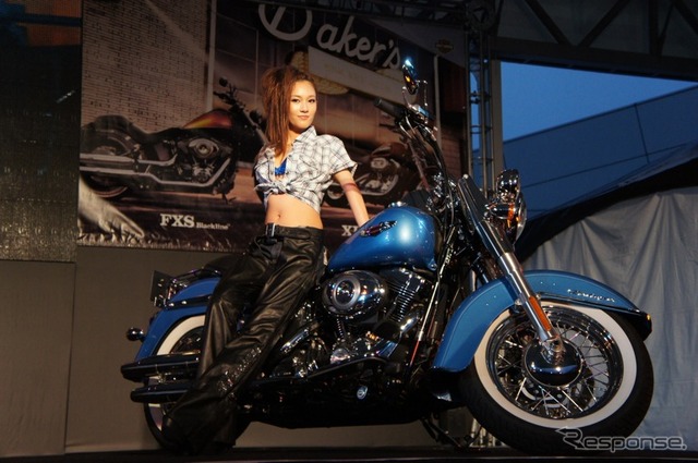 最新ハーレーファッションショー…ブルースカイヘブン［写真蔵］